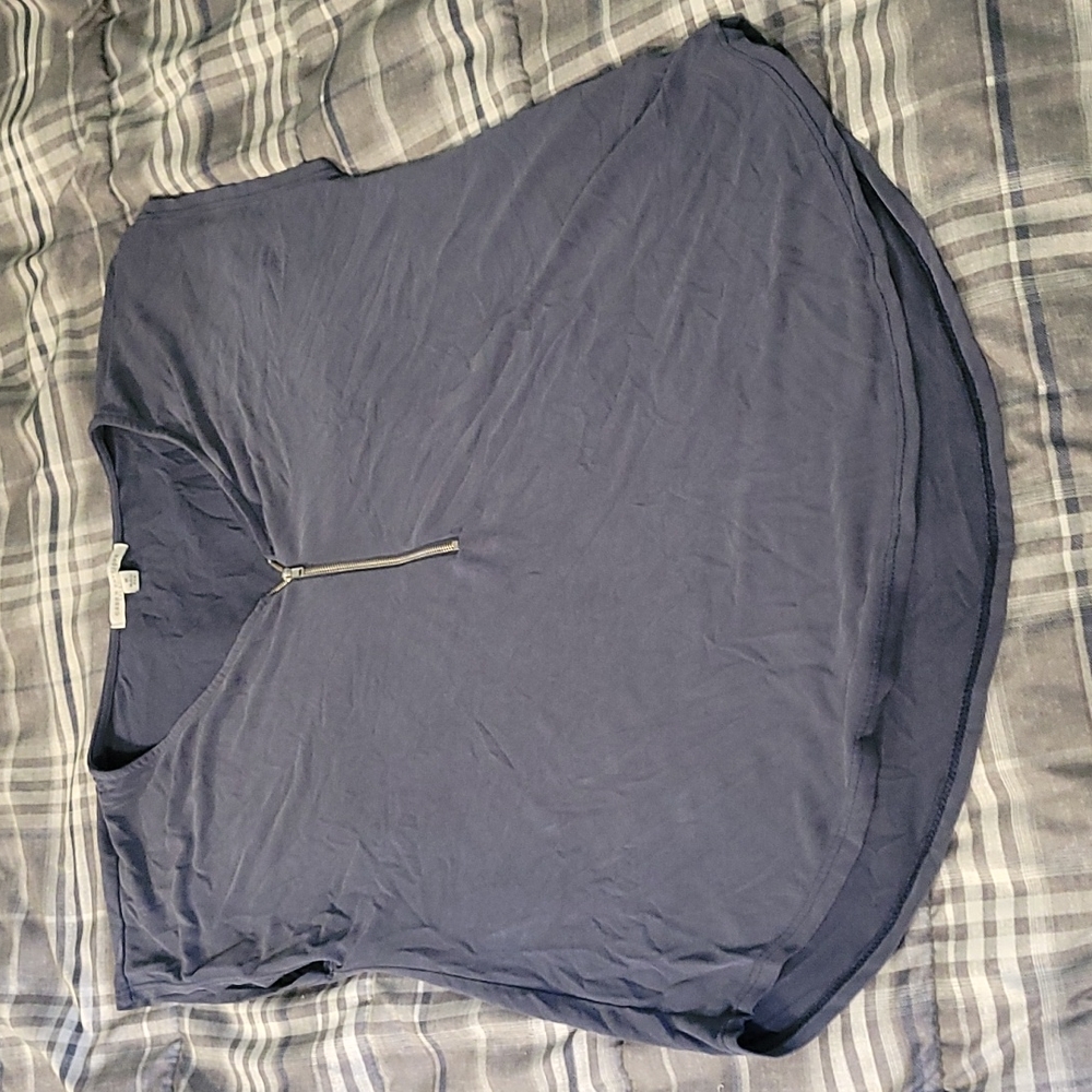 Loose dress shirt w/ zipper